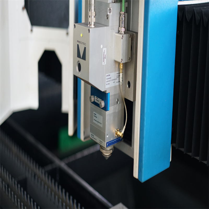 Découpeuse de laser de la fibre 12kw pour l'acier au carbone de 10mm
