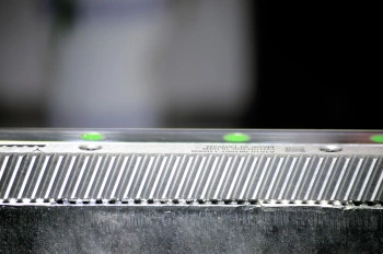 1500*3000mm 500w Racuys Or Ipg Fiber Laser Cutting Machine 1500*3000mm 500w Racuys ou machine de découpe laser à fibre Ipg