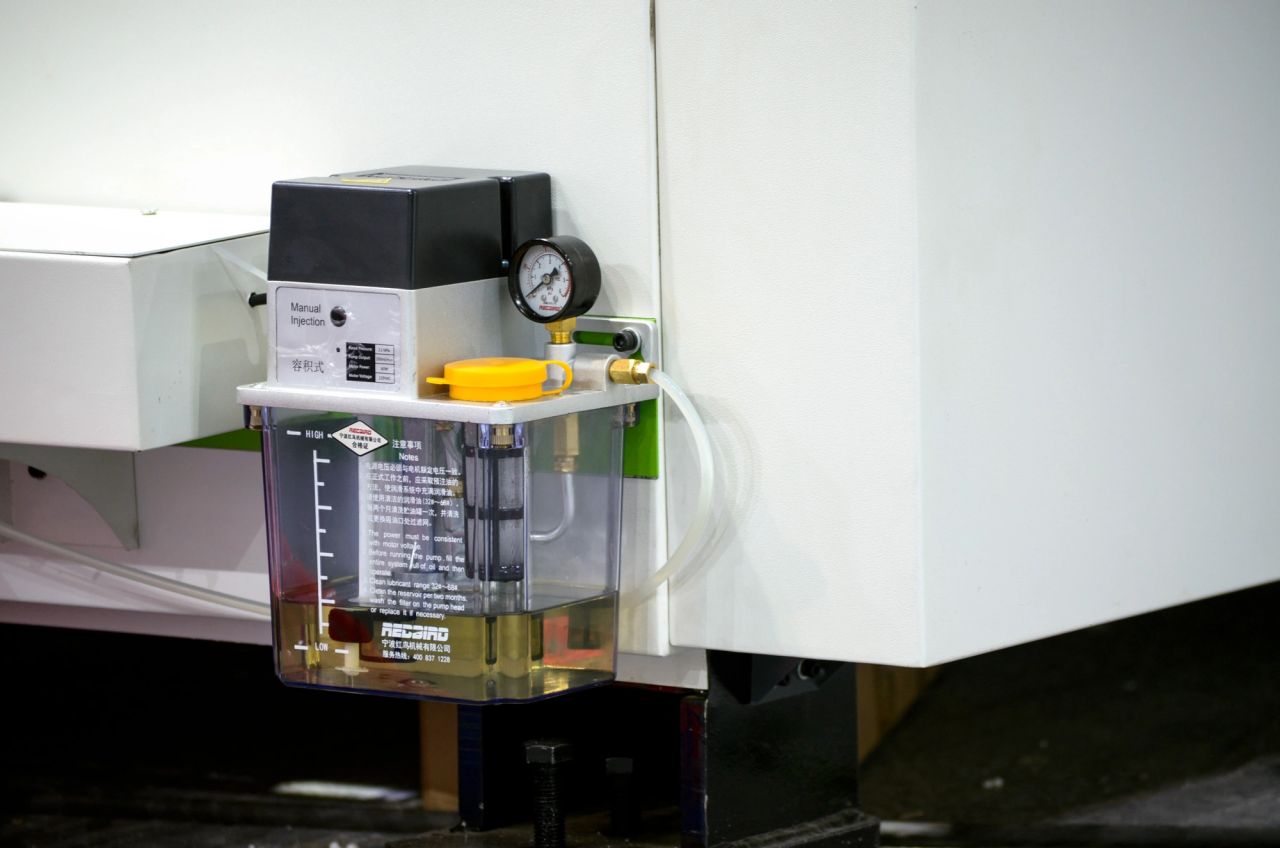 1500*3000mm 500w Racuys Or Ipg Fiber Laser Cutting Machine 1500*3000mm 500w Racuys ou machine de découpe laser à fibre Ipg