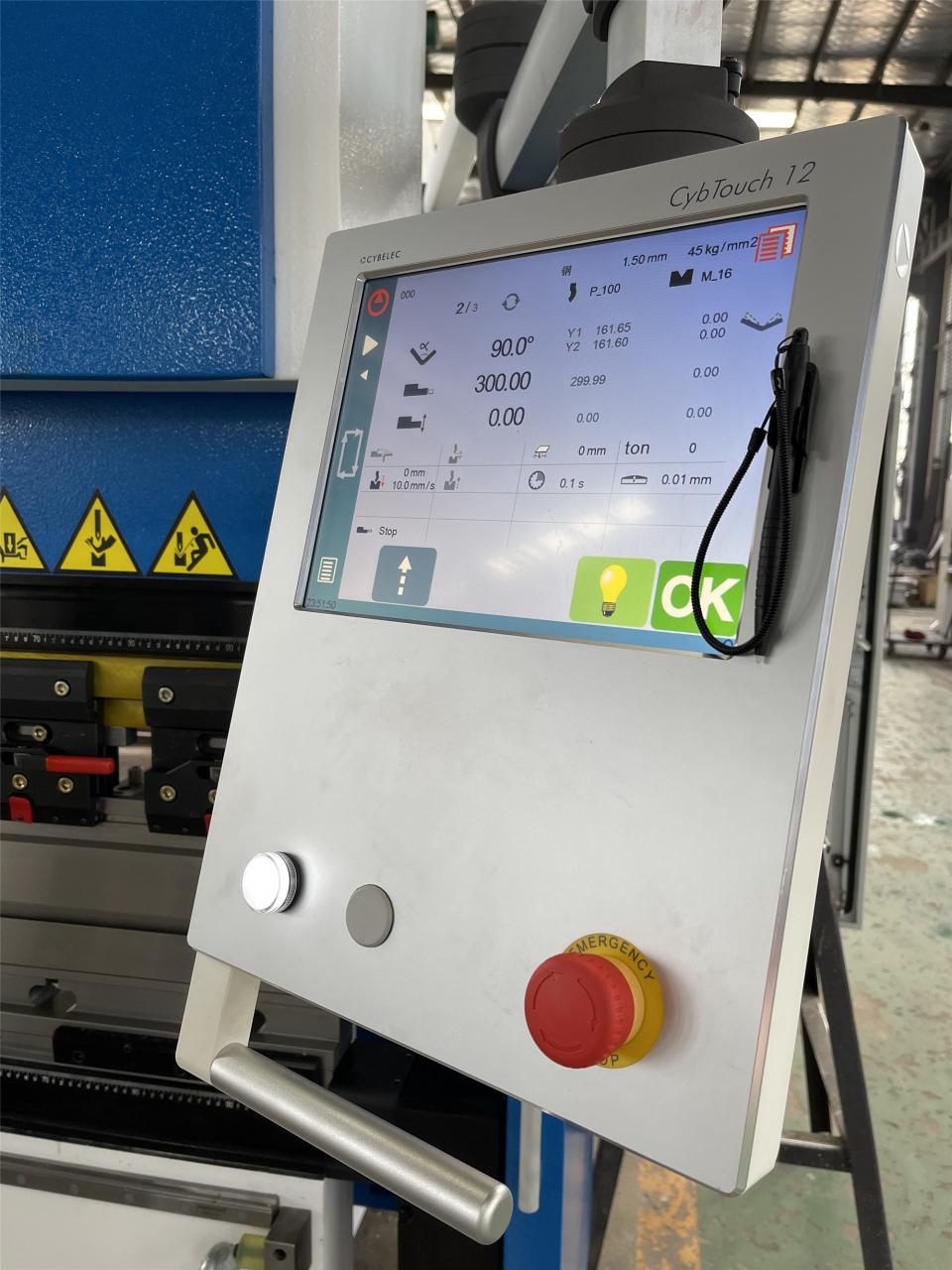 160t-4000 presse plieuse hydraulique à commande numérique par ordinateur à 4 axes