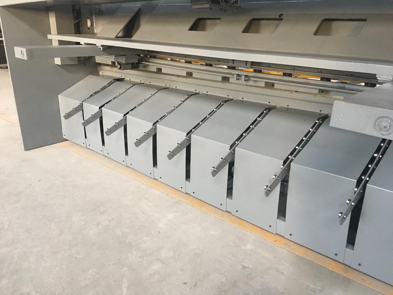 Machine de cisaillement hydraulique de poutre d'oscillation de Nc de longueur de 2.5m