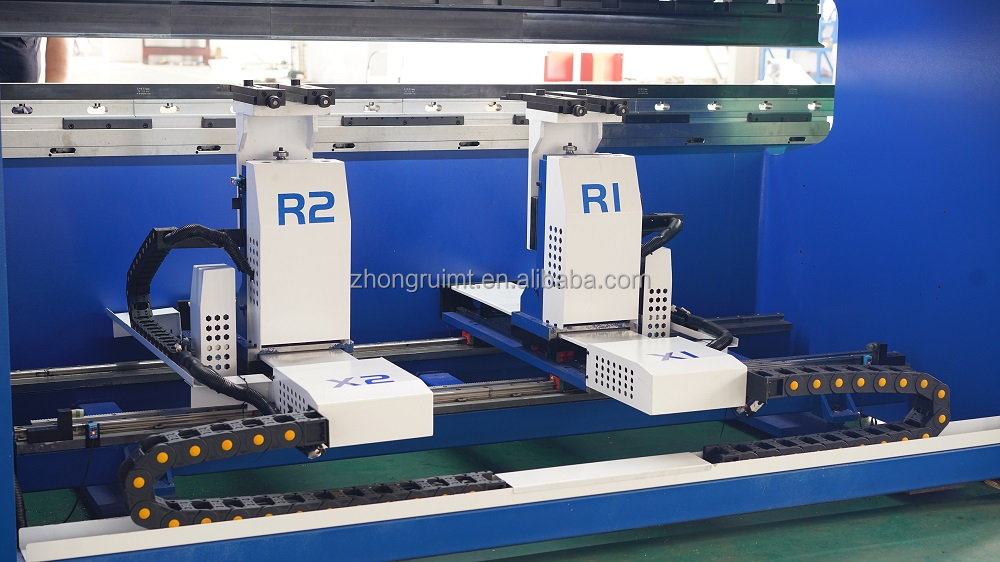 200t 300t Standard Industrial Press Brake Cnc Hydraulic Press Brake Machine 200t 300t Presse plieuse industrielle standard CNC Presse plieuse hydraulique