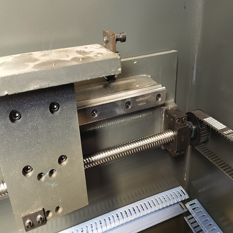 300t/4000 Hydraulic Press Brake Machine Presse plieuse hydraulique 300t/4000