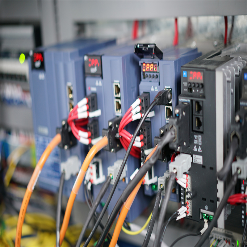 3015 1500x3000 Machine de découpe laser à fibre d'aluminium Équipement laser industriel