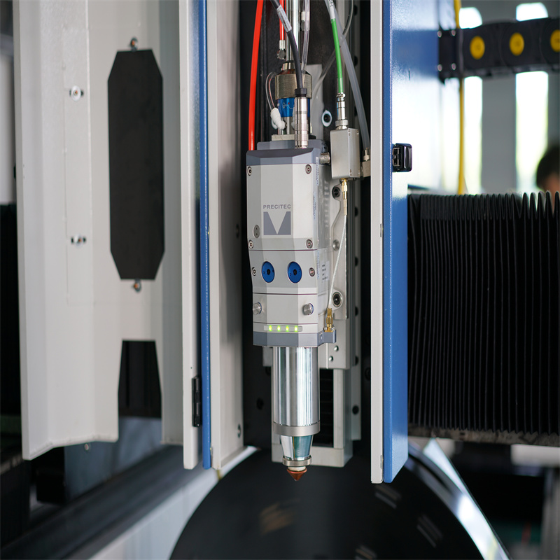 3015 1500x3000 Machine de découpe laser à fibre d'aluminium Équipement laser industriel