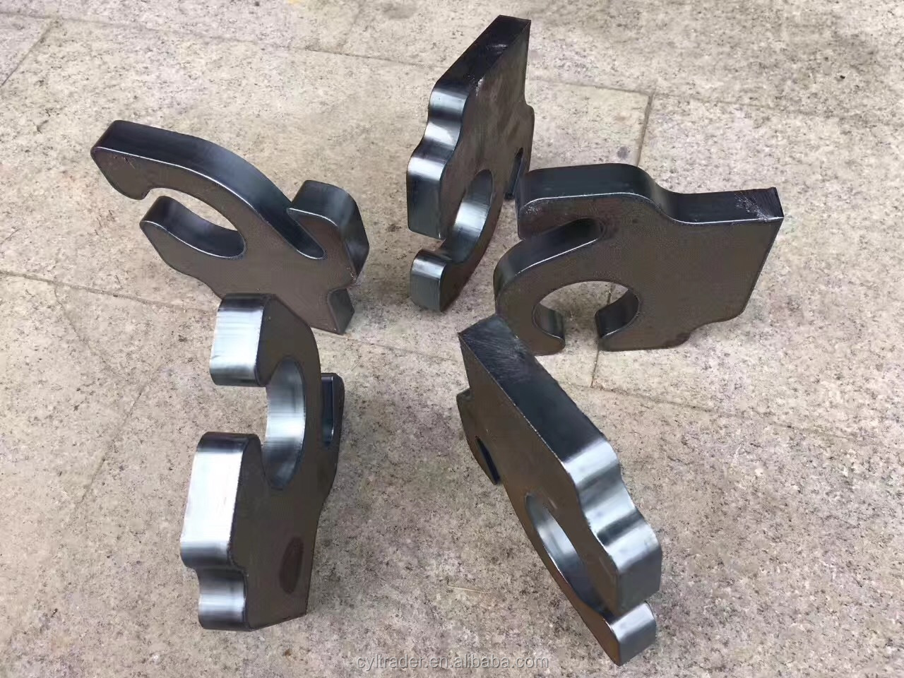 3015 4015 1kw To 6kw Cnc Fiber Laser Cutting Machine Raycus Laser Power 3015 4015 1kw à la puissance de laser de Raycus de découpeuse de laser de fibre de commande numérique par ordinateur de 6kw