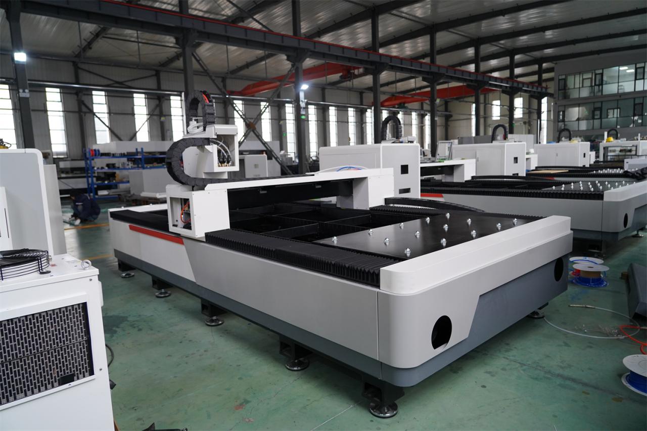 3015 4kw 1kw 2kw 3kw Stainless Steel Cnc Fiber Laser Cutting Machine Machine de découpe laser à fibre CNC en acier inoxydable 3015 4kw 1kw 2kw 3kw