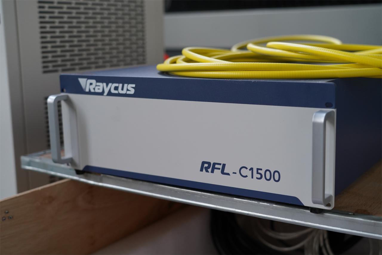 3015 4kw 1kw 2kw 3kw Stainless Steel Cnc Fiber Laser Cutting Machine Machine de découpe laser à fibre CNC en acier inoxydable 3015 4kw 1kw 2kw 3kw