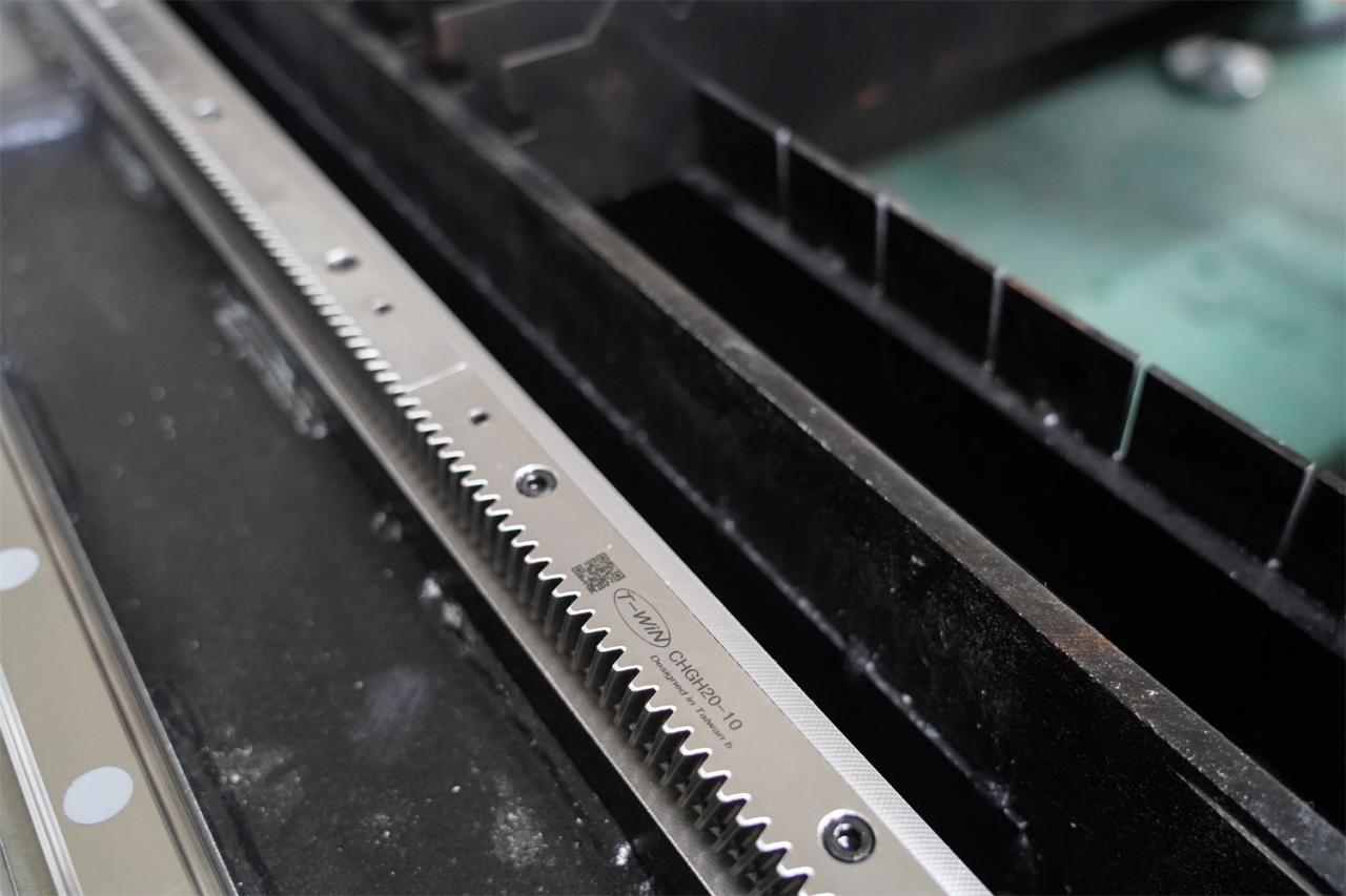 3015 4kw 1kw 2kw 3kw Stainless Steel Cnc Fiber Laser Cutting Machine Machine de découpe laser à fibre CNC en acier inoxydable 3015 4kw 1kw 2kw 3kw