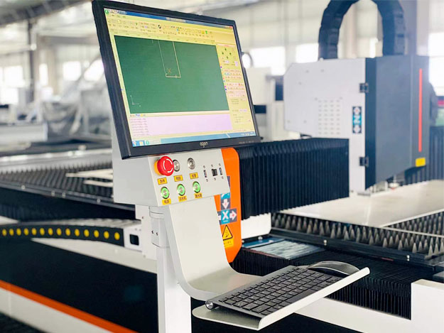 3015 Fiber Laser Cutting Machine For High-Speed Cutting Of 1-6mm Metal Materials Machine de découpe laser à fibre 3015 pour la découpe à grande vitesse de matériaux métalliques de 1 à 6 mm