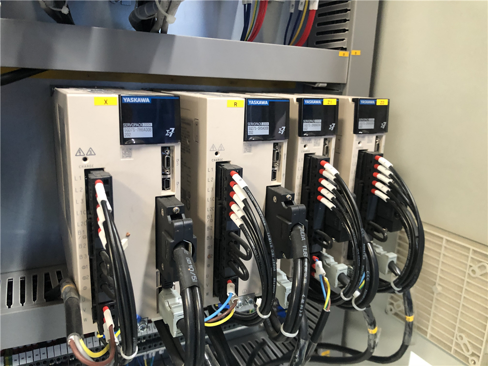 3+1 Axis Cnc Hydraulic Press Brake With Esa System Presse plieuse hydraulique CNC 3 + 1 axes avec système ESA