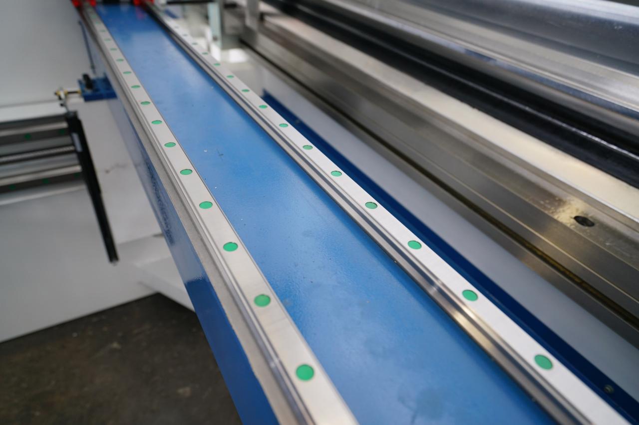 4 Axis Cnc Tandem Press Brake With Delem Da58t 2d Graphical Controller Presse plieuse en tandem CNC à 4 axes avec contrôleur graphique Delem Da58t 2d