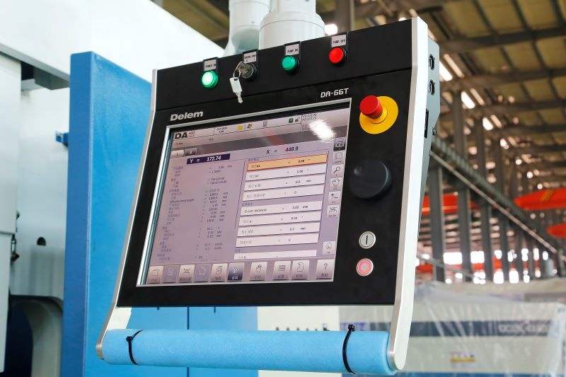 4 Axis Cnc Tandem Press Brake With Delem Da58t 2d Graphical Controller Presse plieuse en tandem CNC à 4 axes avec contrôleur graphique Delem Da58t 2d