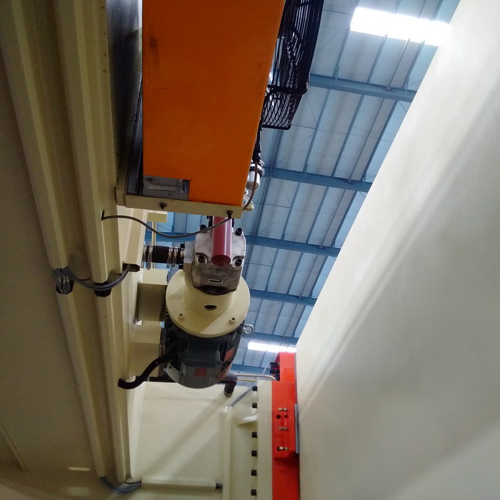 4 Axis Cnc Tandem Press Brake With Delem Da58t 2d Graphical Controller Presse plieuse en tandem CNC à 4 axes avec contrôleur graphique Delem Da58t 2d