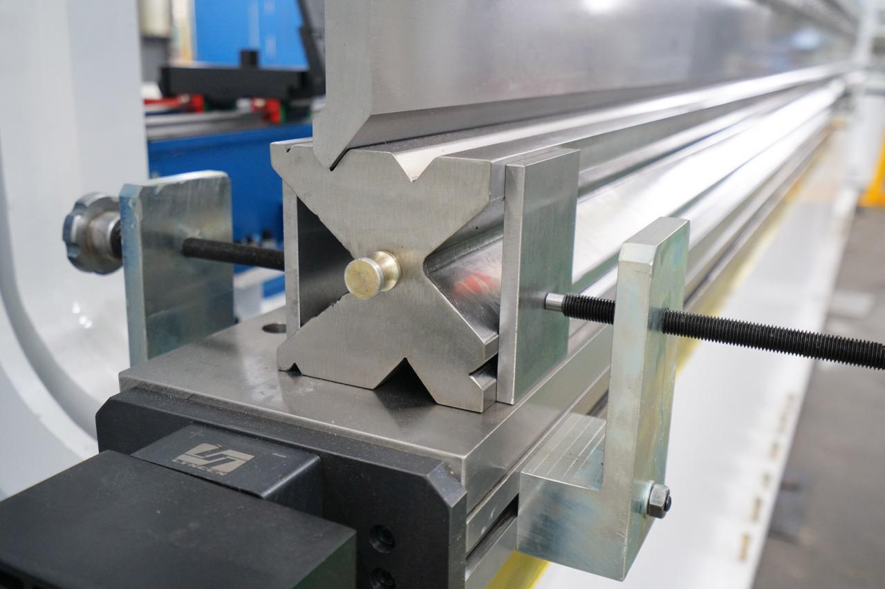 4 Axis Cnc Tandem Press Brake With Delem Da58t 2d Graphical Controller Presse plieuse en tandem CNC à 4 axes avec contrôleur graphique Delem Da58t 2d