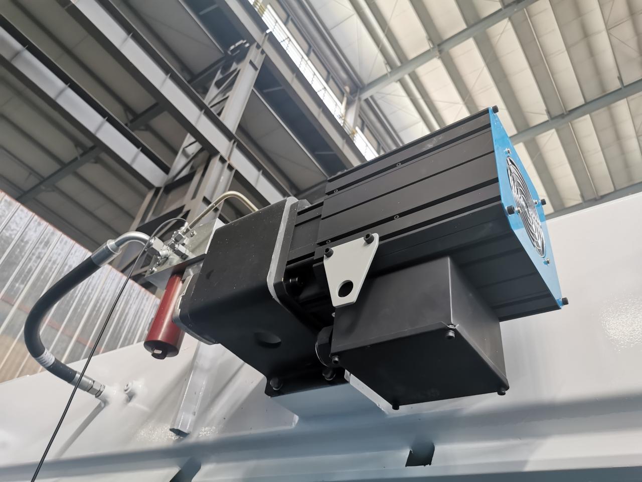 4 Axis Cnc Tandem Press Brake With Delem Da58t 2d Graphical Controller Presse plieuse en tandem CNC à 4 axes avec contrôleur graphique Delem Da58t 2d