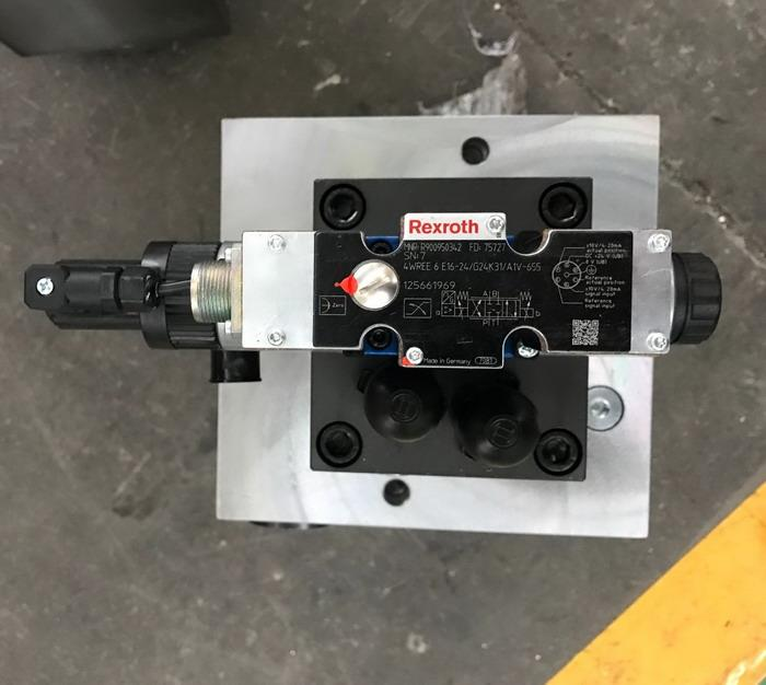 4 Axis Cnc Tandem Press Brake With Delem Da58t 2d Graphical Controller Presse plieuse en tandem CNC à 4 axes avec contrôleur graphique Delem Da58t 2d