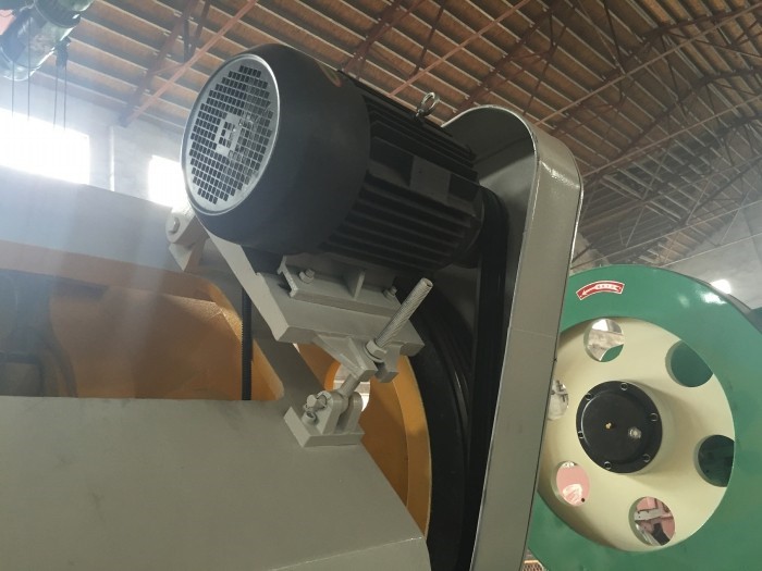 400 Ton Small Pneumatic Power Punch Press Mechanical Eccentric Punching Machine Poinçonneuse excentrique mécanique de petite puissance pneumatique de poinçon de 400 tonnes