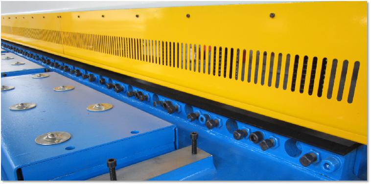 4mm Oem Qc11y-8x3200 Nc Hydraulic Guillotine Guillotine Shearing Machine 4mm OEM Qc11y-8x3200 Nc Guillotine Hydraulique Guillotine Machine de Cisaillement