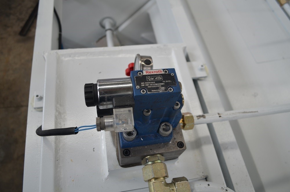 6*3200mm Guillotine Shears Metal Shear Hydraulic Iron Sheet Cutting Shearing Machine Cisailles à guillotine 6*3200mm Cisaille à métaux Machine de cisaillement de coupe de tôle de fer hydraulique