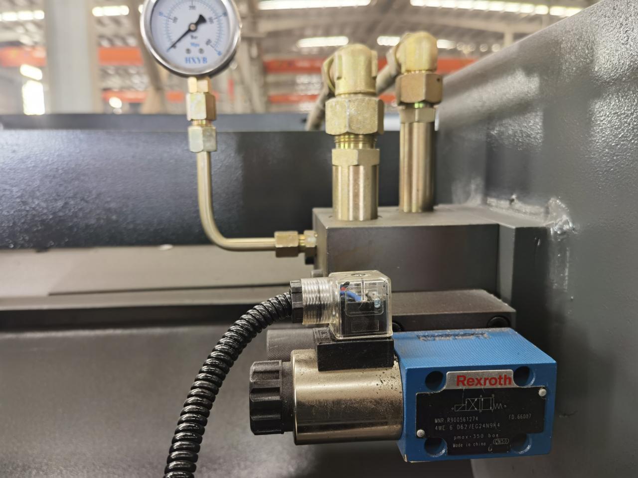 Découpeuse de plaque d'acier inoxydable de 6x3200mm, machine automatique de cisaillement de feuille de fer