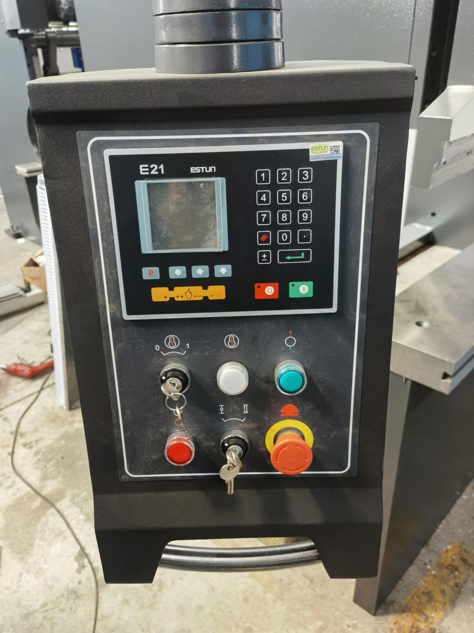 Découpeuse de plaque d'acier inoxydable de 6x3200mm, machine automatique de cisaillement de feuille de fer