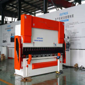 La Chine 220t Cnc Machine à cintrer 6+1 Axe Presse plieuse hydraulique Prix