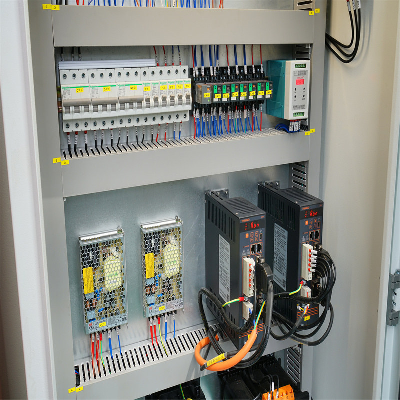 Machine à cintrer de haute qualité Presse plieuse hydraulique Cnc