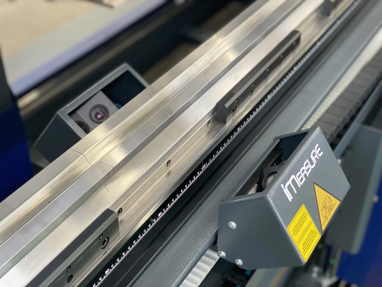 China 220t Cnc Bending Machine 6+1 Axis Hydraulic Press Brake Price La Chine 220t Cnc Machine à cintrer 6+1 Axe Presse plieuse hydraulique Prix