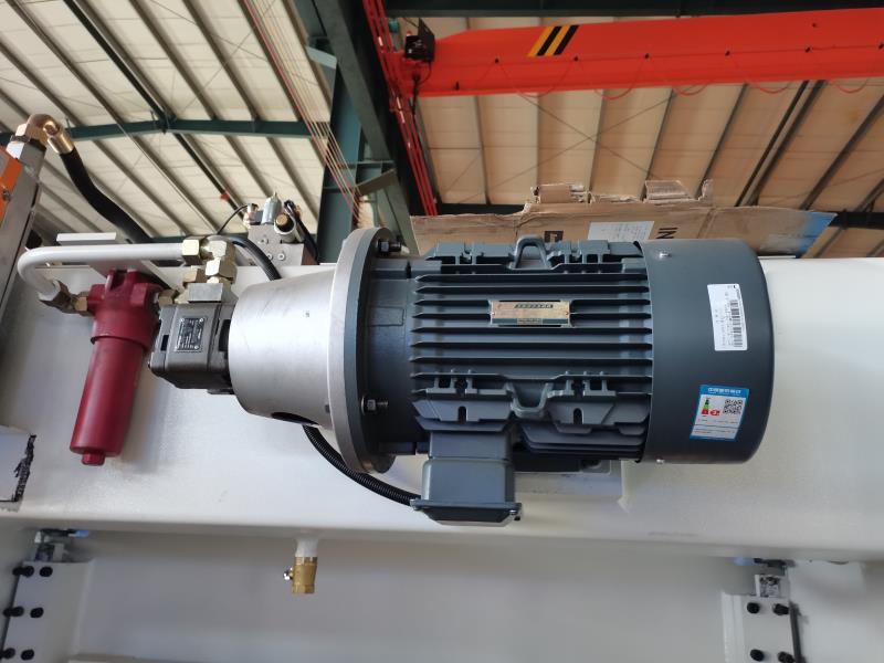 China Metal Hydraulic Press Brake Machine With Reasonable Price Machine de presse plieuse hydraulique en métal de Chine avec un prix raisonnable