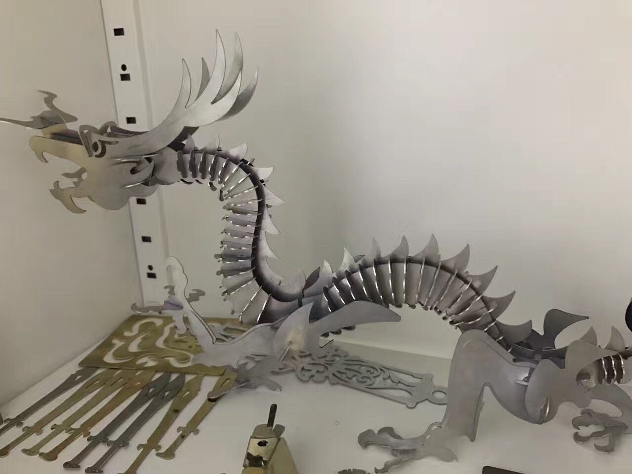 Cnc Fiber Laser Metal Cutting Machine 2000w Fiber Laser Cutting Machine Découpeuse de métal de laser de fibre de commande numérique par ordinateur Découpeuse de laser de la fibre 2000w