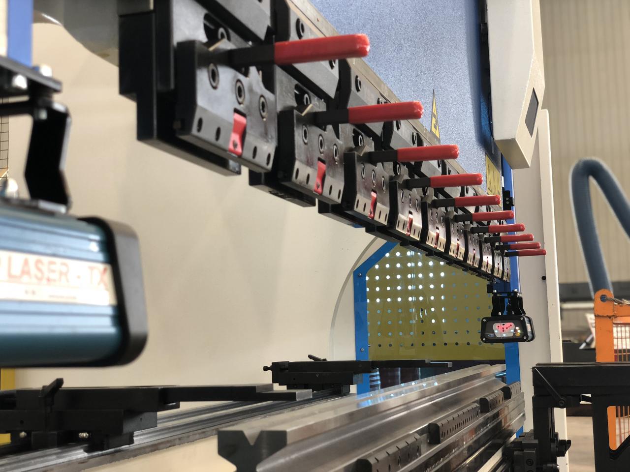 Cnc Hydraulic Bending Machine 160x3200 Press Brake Price Prix de la presse plieuse hydraulique Cnc 160x3200