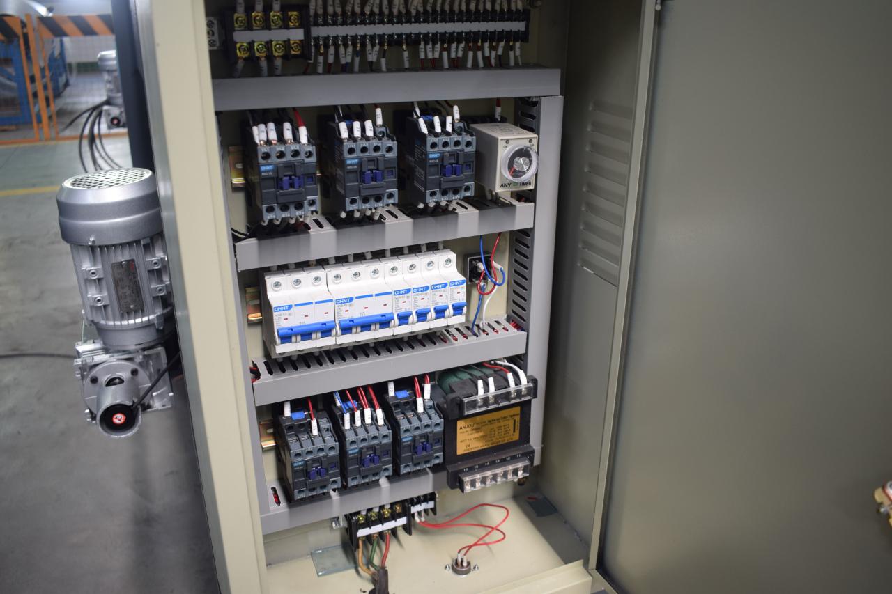 Machine de cisaillement hydraulique de plaque d'acier de machine de cisaillement de tôle de commande numérique par ordinateur