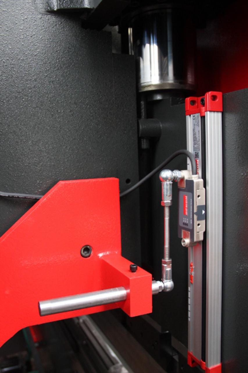 Delem Da66t 125 3+1 4+1 6+1 8+1 Cnc Hydraulic Press Brake For Metal Plate Bending Delem Da66t 125 3 + 1 4 + 1 6 + 1 8 + 1 Presse plieuse hydraulique CNC pour le pliage de plaques métalliques