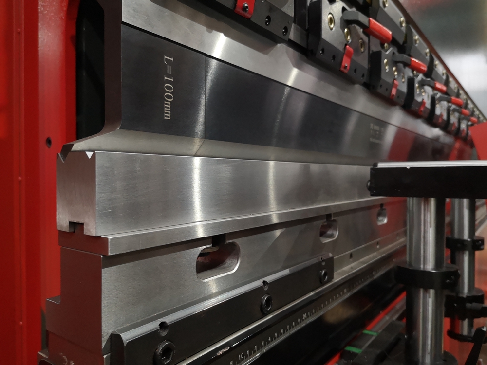 Delem Da66t 125 3+1 4+1 6+1 8+1 Cnc Hydraulic Press Brake For Metal Plate Bending Delem Da66t 125 3 + 1 4 + 1 6 + 1 8 + 1 Presse plieuse hydraulique CNC pour le pliage de plaques métalliques