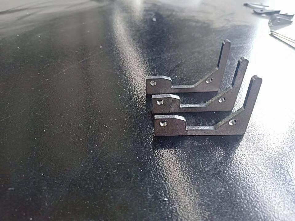 High Power 3015 2000W Metal Sheet Cnc Fiber Laser Cutting Machine Découpeuse de laser de fibre de commande numérique par ordinateur de feuillard de la puissance 3015 2000W élevée