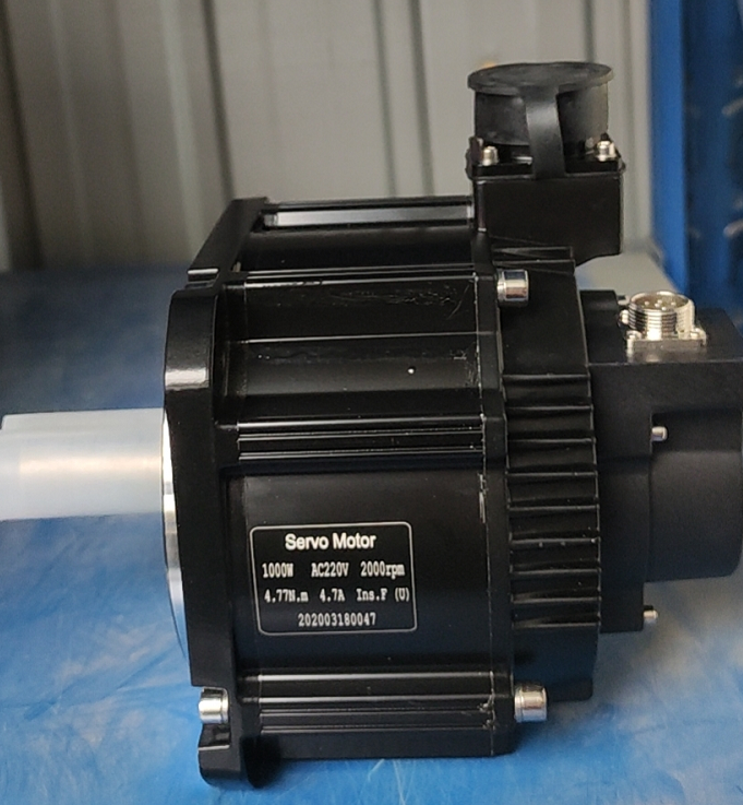 High Precision Fiber Laser Cutting Metal Stainless Steel Carbon 2000w Carbone 2000w d'acier inoxydable de métal de découpage de laser de fibre de haute précision