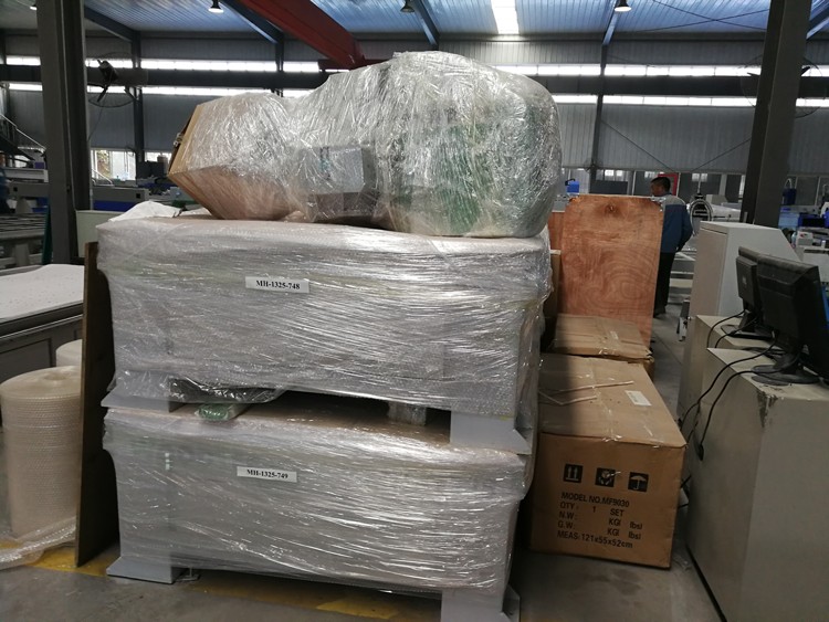 High Quality 1530 Fiber Laser Cutting Machine For Metal 500w 750w 1000w 1500w Machine de découpe laser à fibre 1530 de haute qualité pour le métal 500w 750w 1000w 1500w