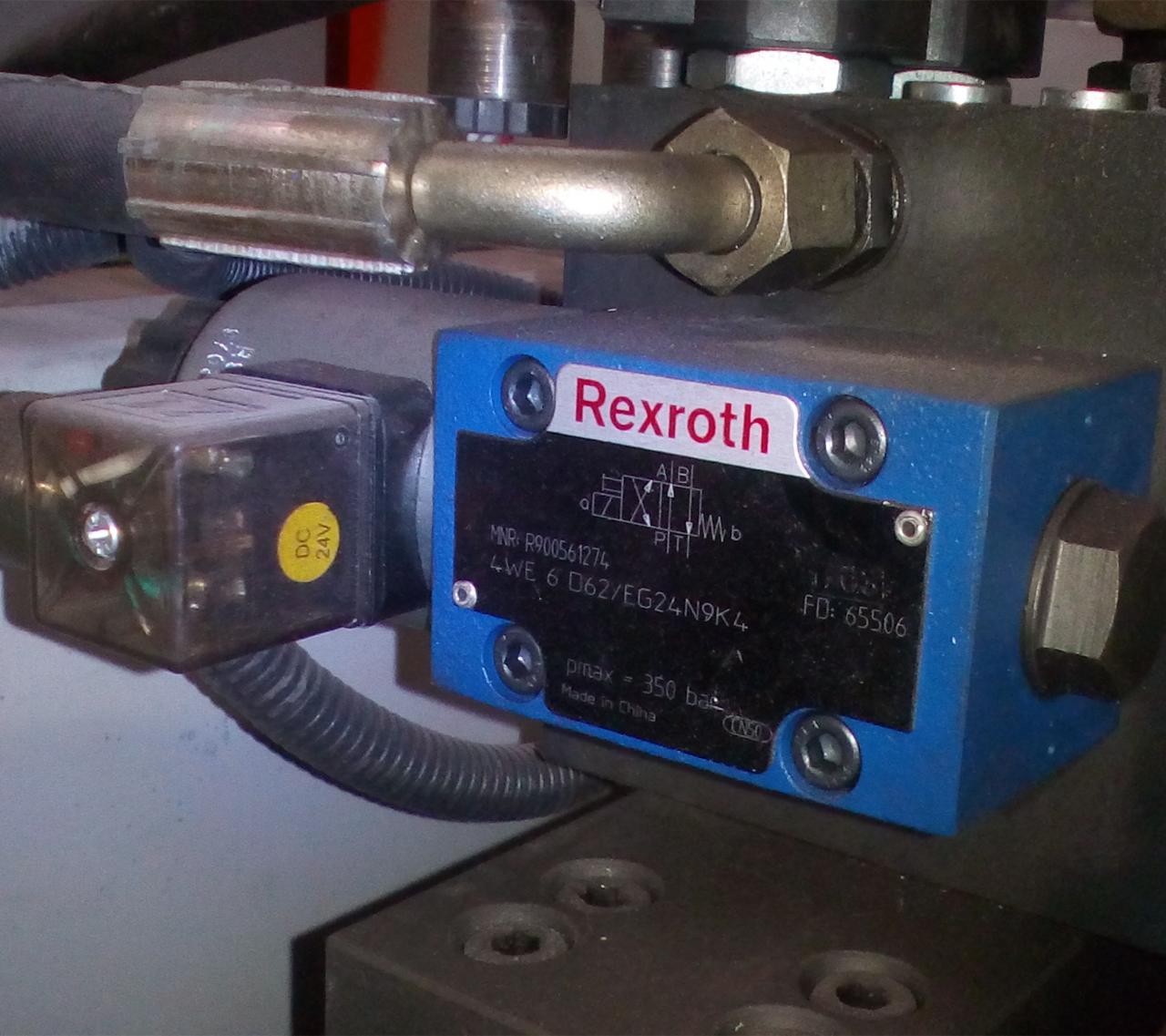 High Quality 3m Press Brake Machine Hydraulic 100 Ton For Sheet Metal Bending Machine hydraulique de presse plieuse de haute qualité de 3m 100 tonnes pour le recourbement de tôle