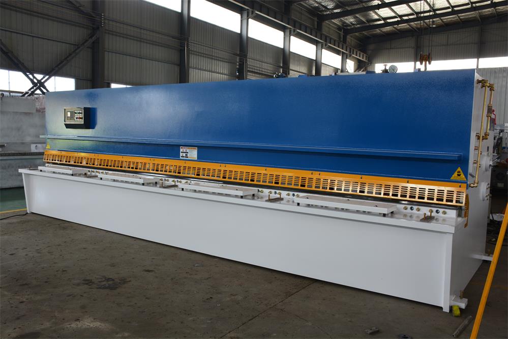 Hydraulic Pendulum Shearing Machine Cnc Automatic Guillotine Shearing Machine Machine de cisaillement de pendule hydraulique Machine de cisaillement automatique de guillotine de commande numérique par ordinateur