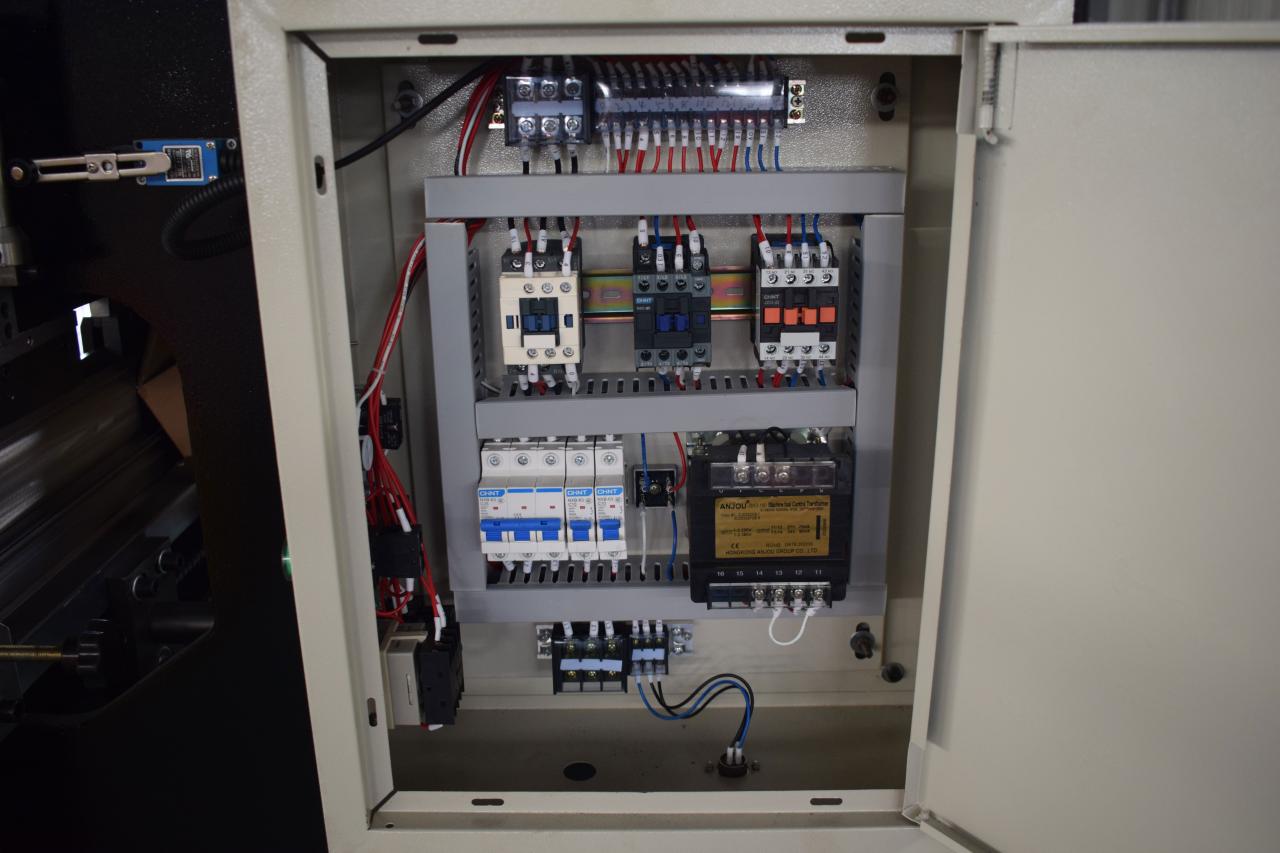 Pliage de tôle hydraulique Presse plieuse CNC Wc67y