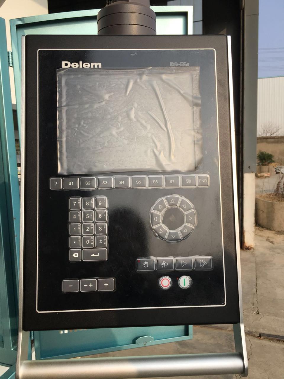 Hydraulic Stainless Steel Wc67y/k-300/6000 Mould Crowning Press Brake Acier inoxydable hydraulique Wc67y/k-300/6000 Presse plieuse de couronnement de moule