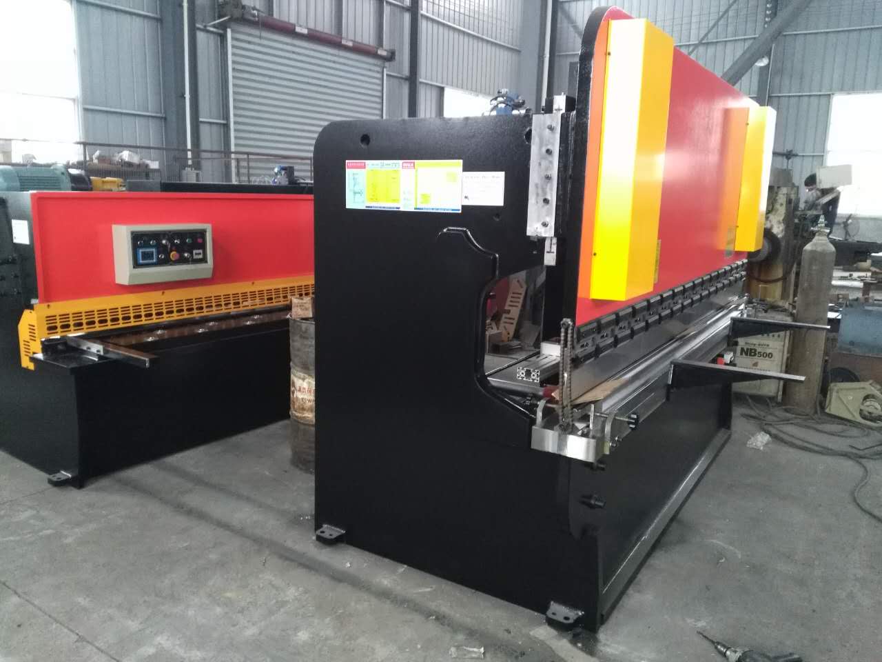 Cisailles à guillotine à poutre oscillante hydraulique Qc12y-4x2500