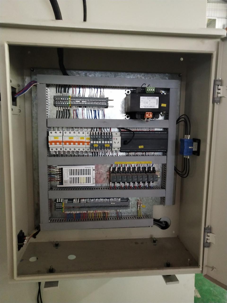 Machine de poinçonnage haute performance à embrayage à friction pneumatique