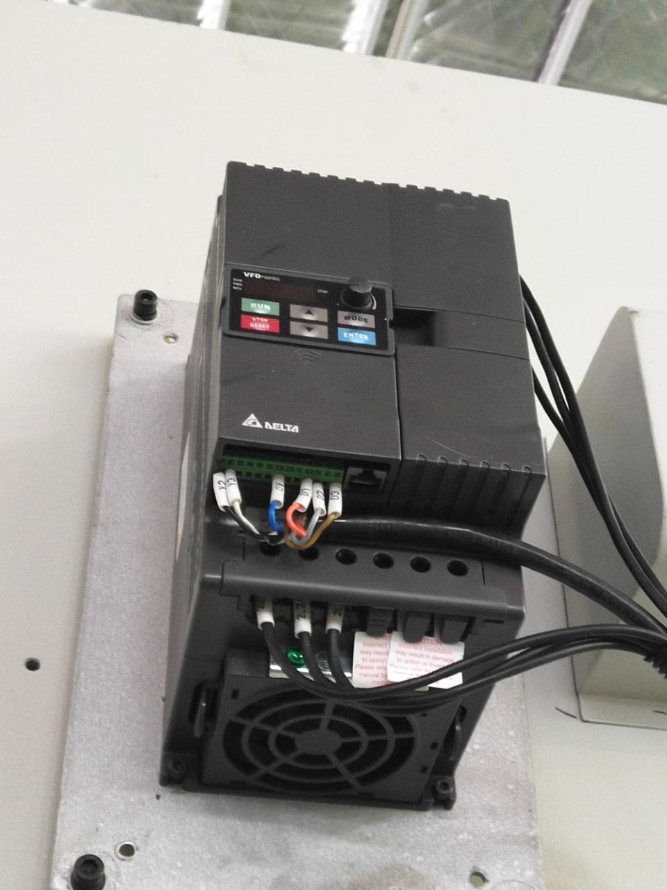 Machine de poinçonnage haute performance à embrayage à friction pneumatique