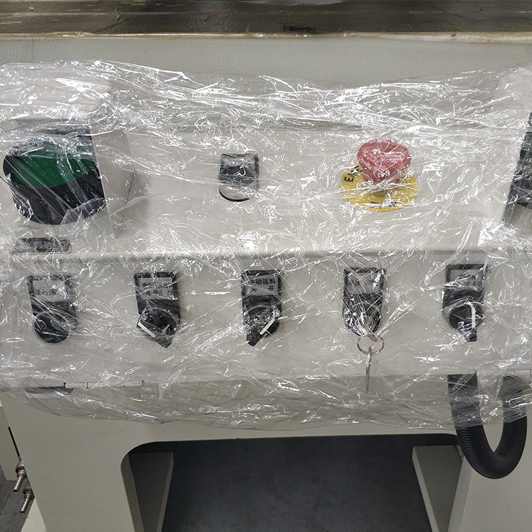 Pneumatic Friction Clutch High Performance Punch Press Machine Machine de poinçonnage haute performance à embrayage à friction pneumatique