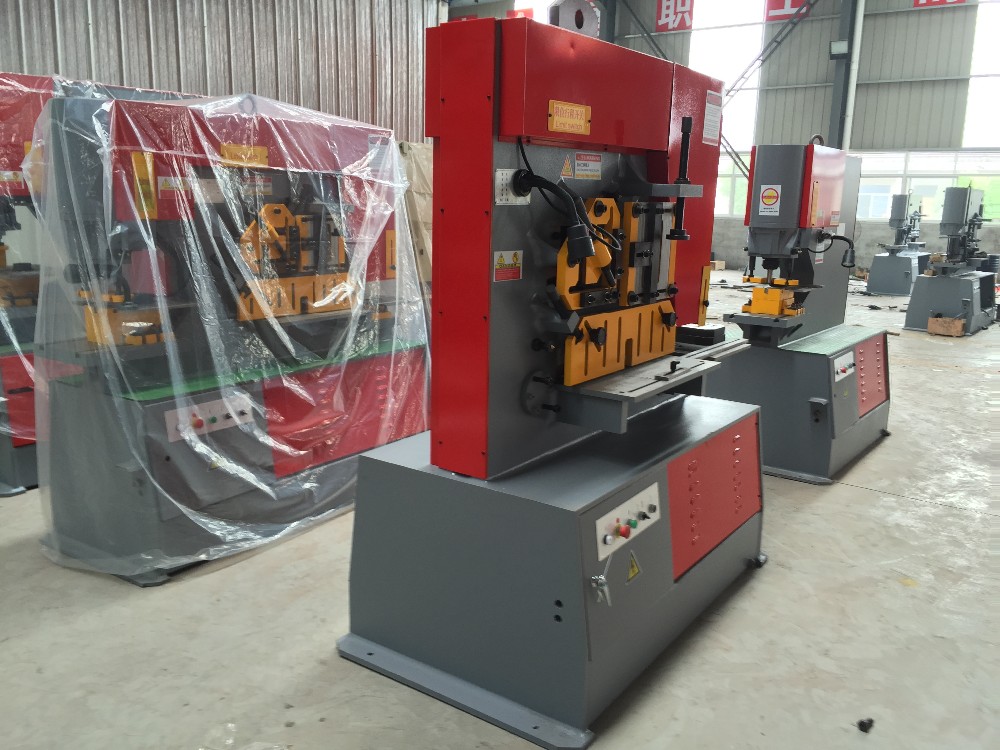 Q35y Series Multifunctional Hydraulic Iron Worker Combined Shearing And Punching Machine Machine de cisaillement et de poinçonnage combinée par ouvrier hydraulique multifonctionnel de fer de la série Q35y