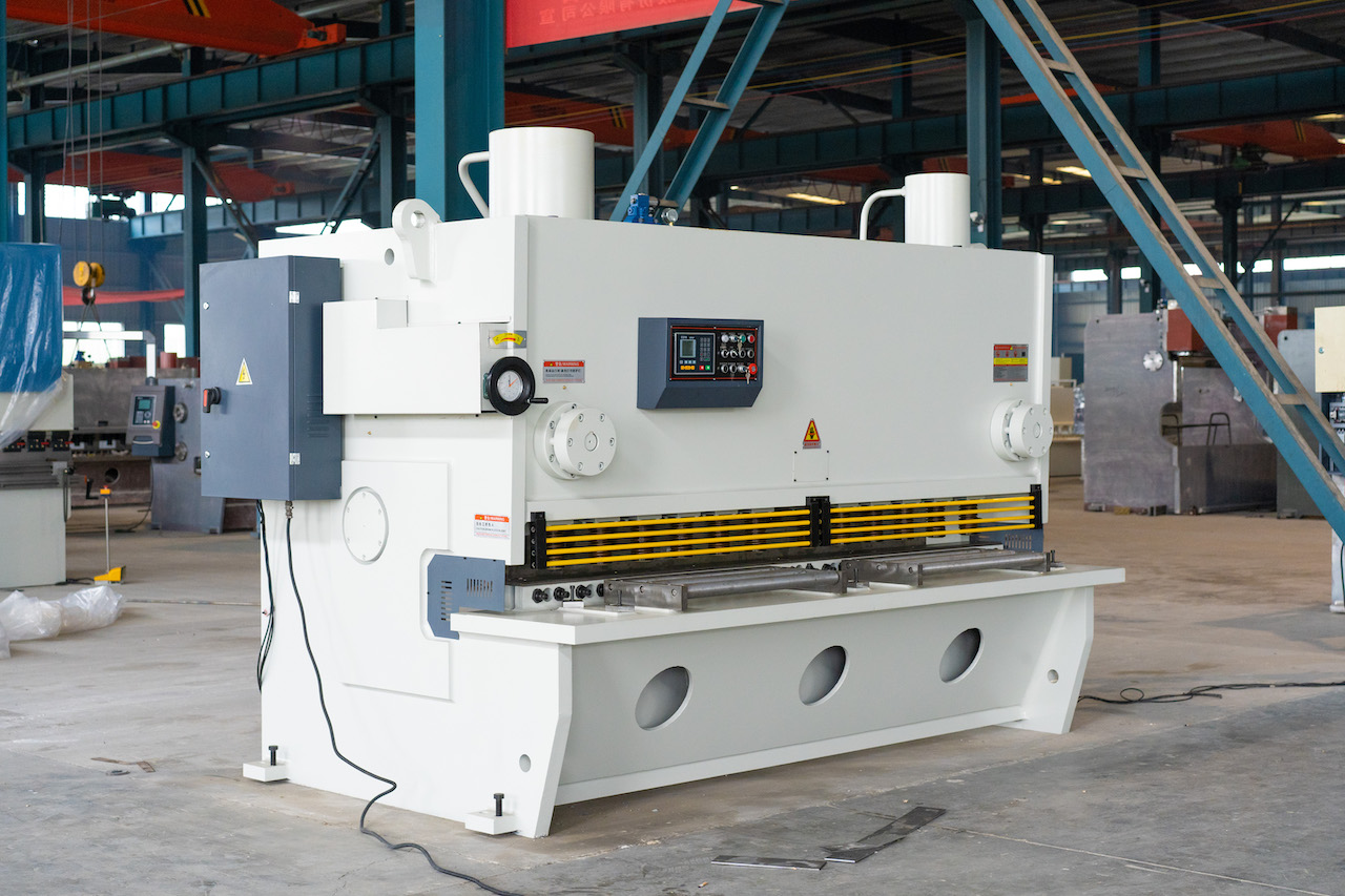 Qc11y 8x3200 Sheet Metal Shearing Machine Steel Plate Hydraulic Shearing Machine Machine de cisaillement hydraulique de plaque d'acier de machine de cisaillement de tôle de Qc11y 8x3200