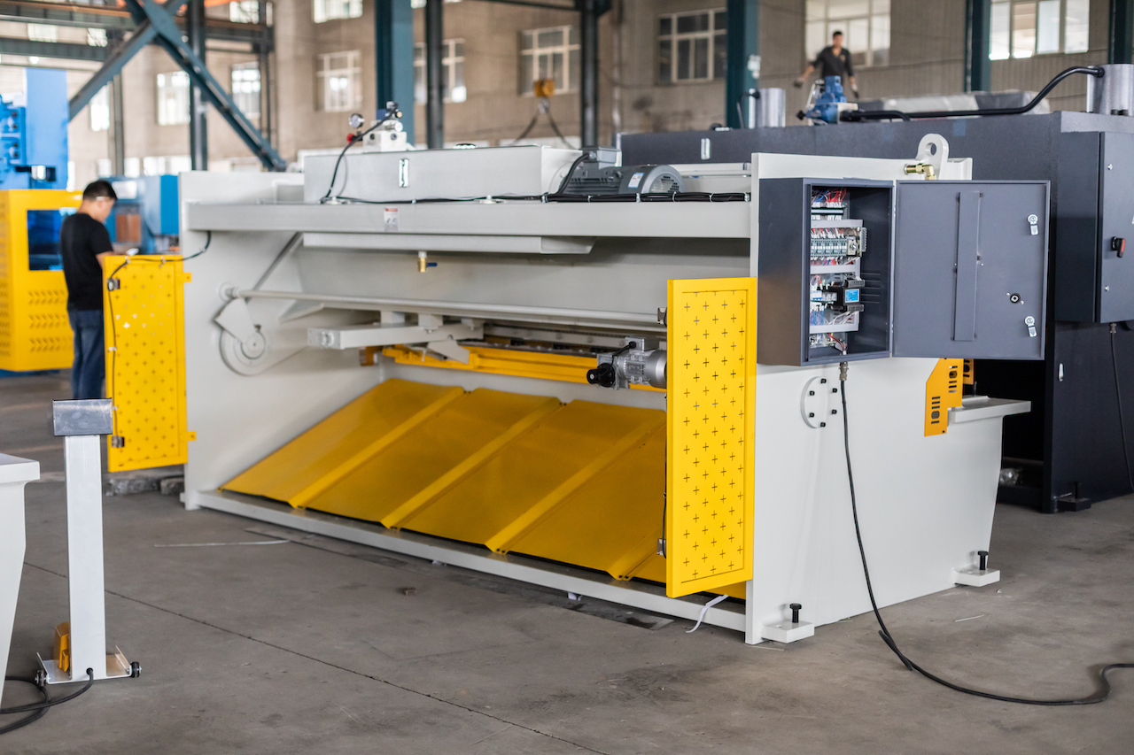 Machine de cisaillement hydraulique de plaque d'acier de machine de cisaillement de tôle de Qc11y 8x3200