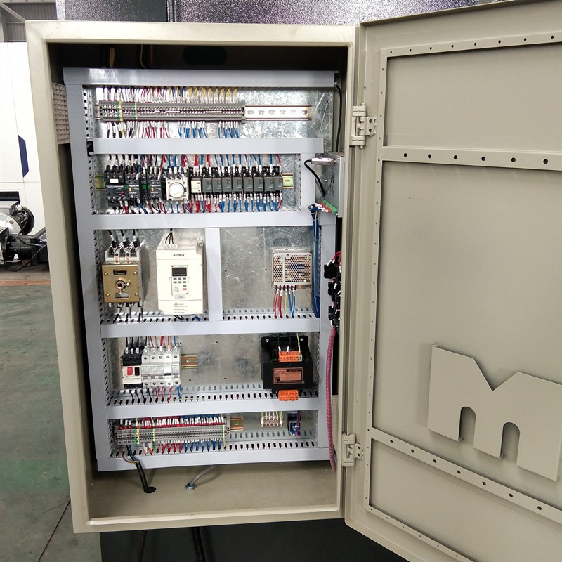 Qc12k-4x2500 Cnc Hydraulic Customized Shearing Machine Cutting Machine Qc12k-4x2500 Cnc machine de découpe hydraulique personnalisée de cisaillement